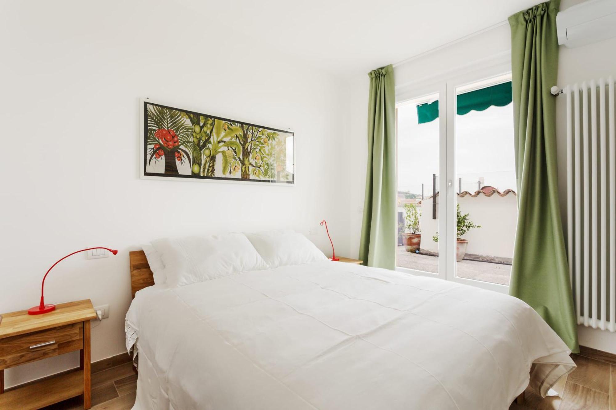 Апартаменты Amazing Flat With Big Terrace And Private Car Park Верона Экстерьер фото